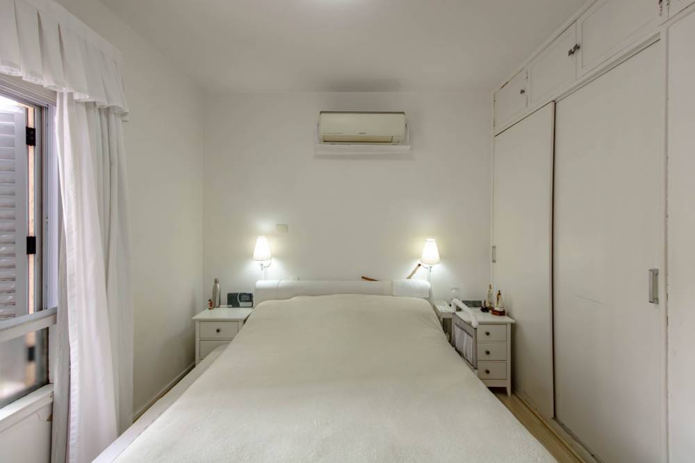 Apartamento à venda na Rua Pedroso AlvarengaItaim Bibi - apartamento-itaim-bibi-sao-paulo-100011-0.jpg