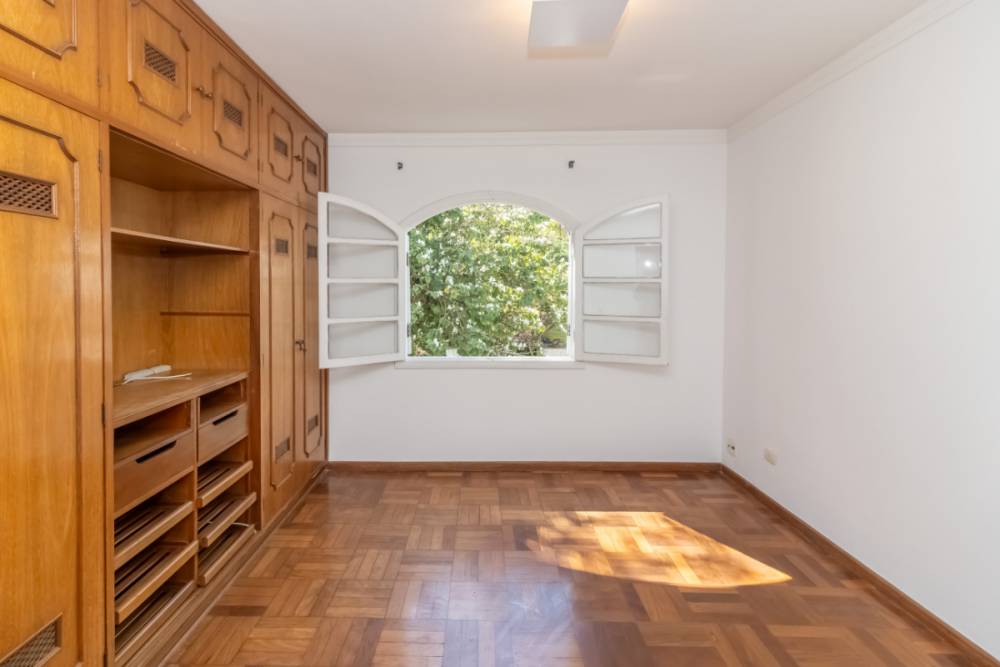 Sobrado à venda na Rua Joaquim Cândido de Azevedo MarquesVila Morumbi - 999-sobrado-vila-morumbi-sao-paulo-143450-4.jpg